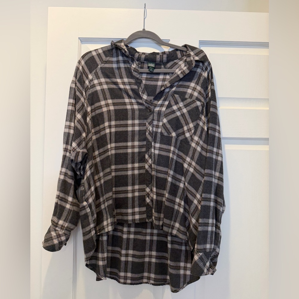 Wild Fable Gray and White Plaid Button Down Shirt